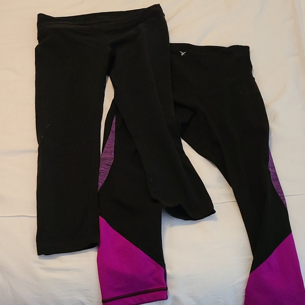 Bundle of 2 leggings. Lululemon and Old Navy